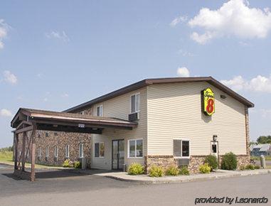 Super 8 By Wyndham Superior Wi Hotel Bagian luar foto