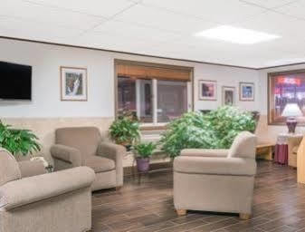 Super 8 By Wyndham Superior Wi Hotel Bagian luar foto
